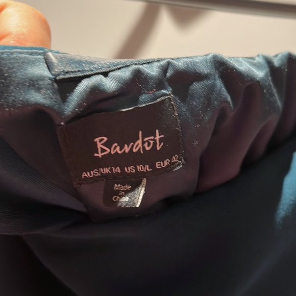 Dress - Picture 4 of 4